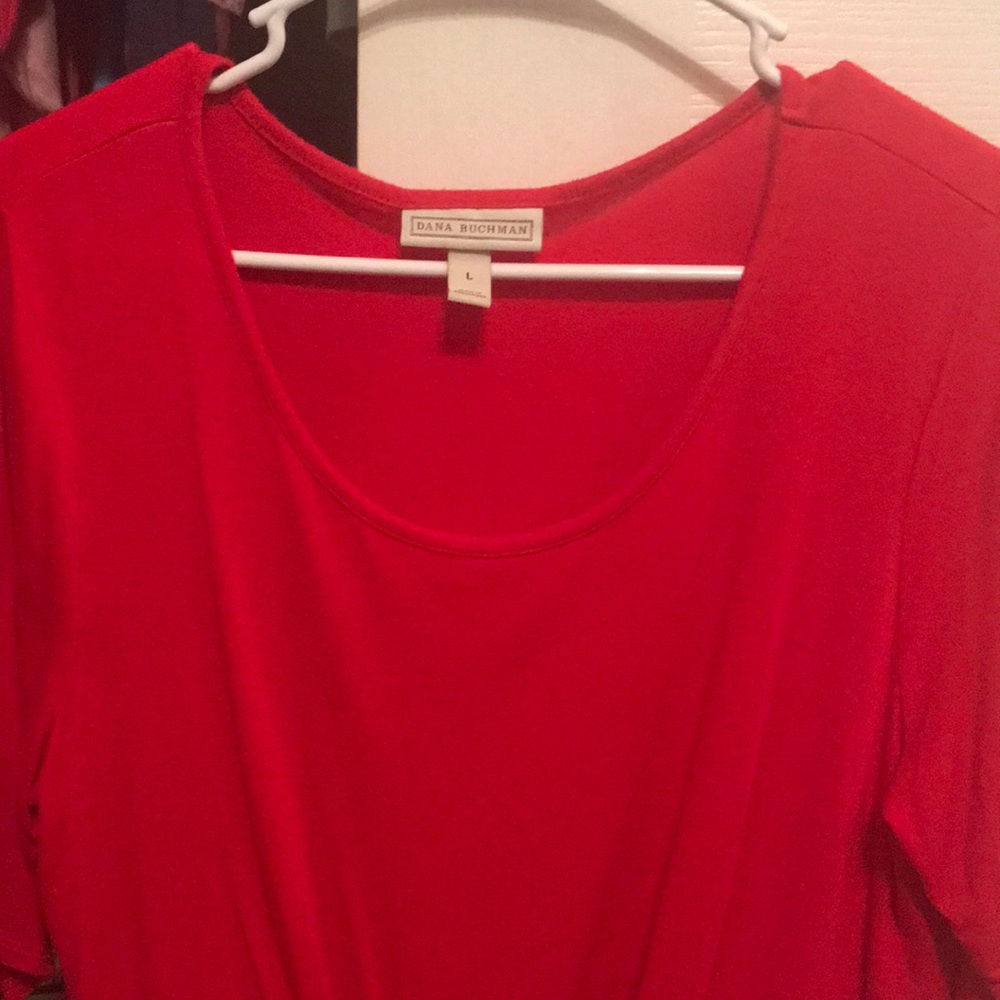 Medium length sleeve shirt